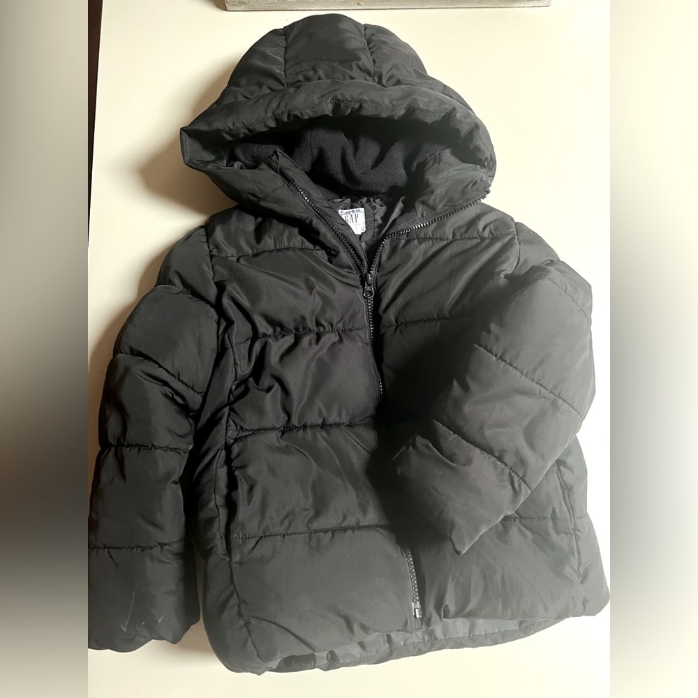Gap kids winter Puffer jacket! Size 5.